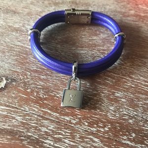 Louis Vuitton keep it twice bracelet